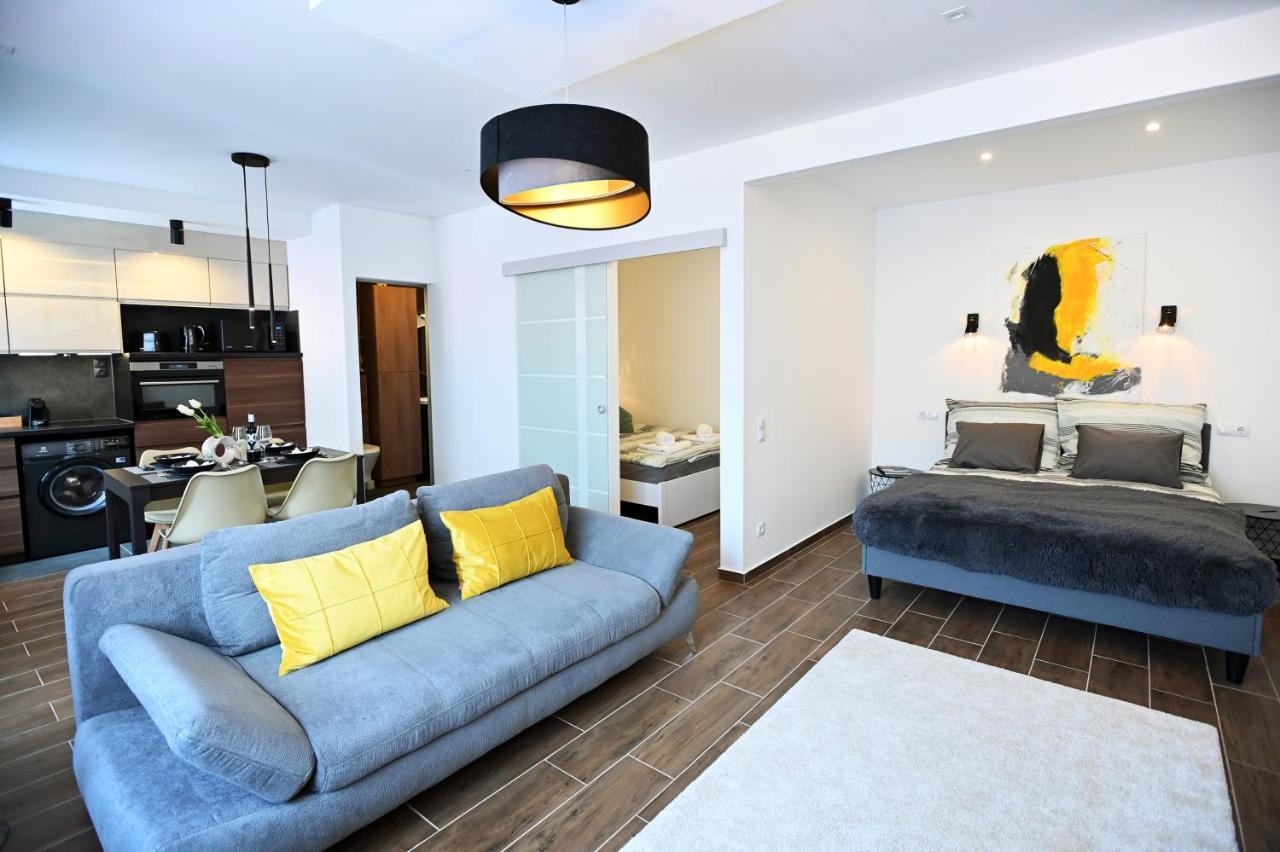 Zora Apartman Егер Екстериор снимка