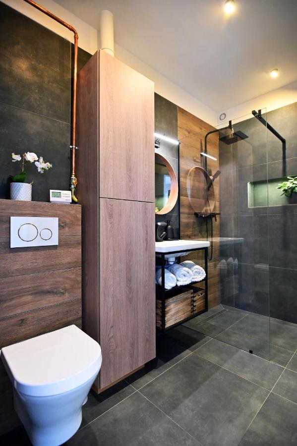 Zora Apartman Егер Екстериор снимка