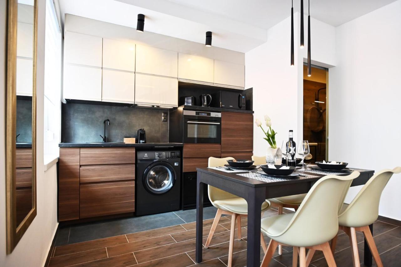 Zora Apartman Егер Екстериор снимка