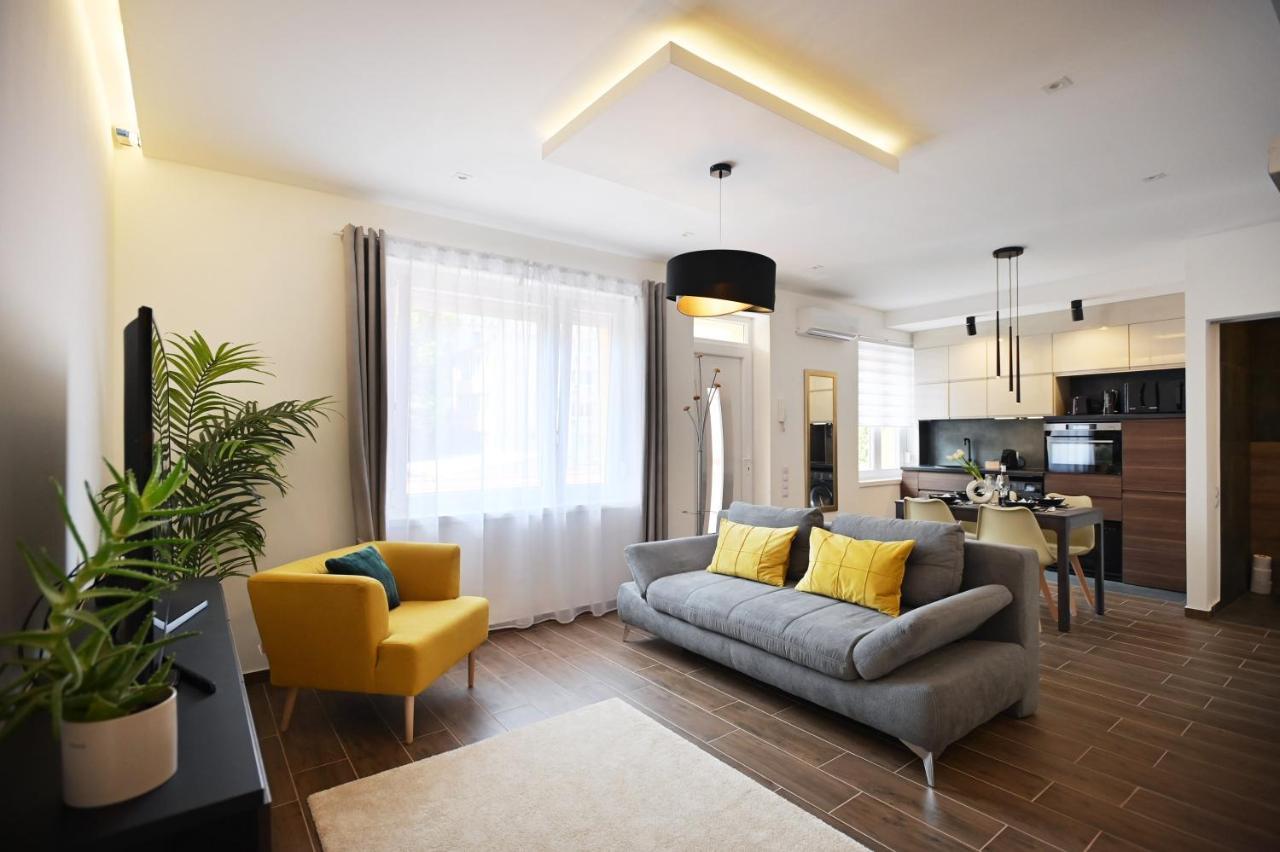 Zora Apartman Егер Екстериор снимка